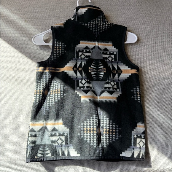 Patterned Fleece Vest - Picture 2 of 2